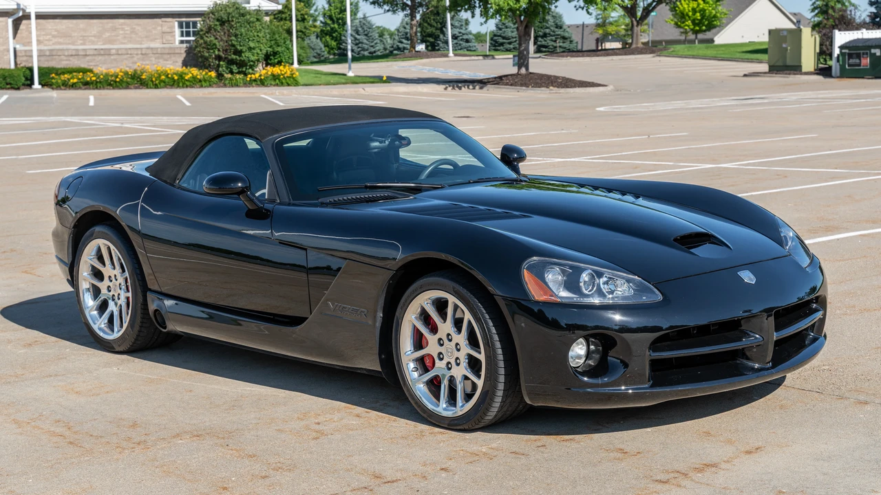 2005 Dodge Viper 3rd Gen - Image 11 of 31