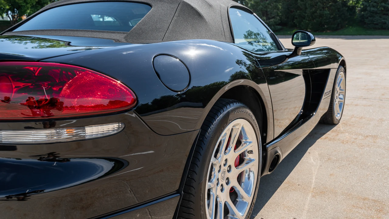 2005 Dodge Viper 3rd Gen - Image 30 of 31