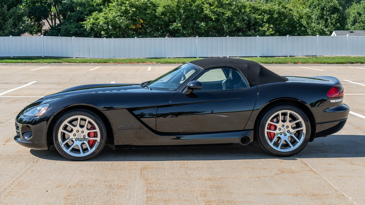 2005 Dodge Viper 3rd Gen - Image 16 of 31