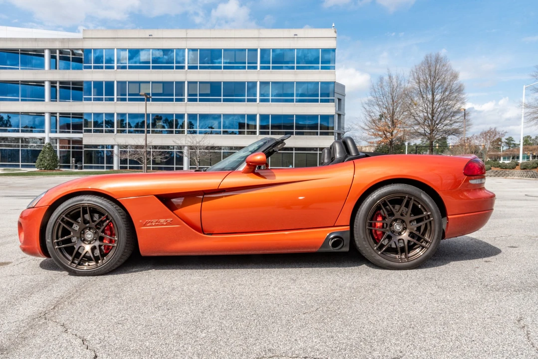 2005 Dodge Viper 3rd Gen - Image 14 of 31