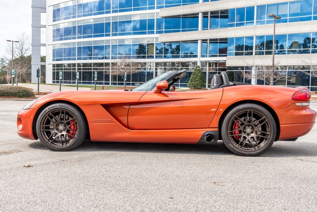 2005 Dodge Viper 3rd Gen - Image 16 of 31