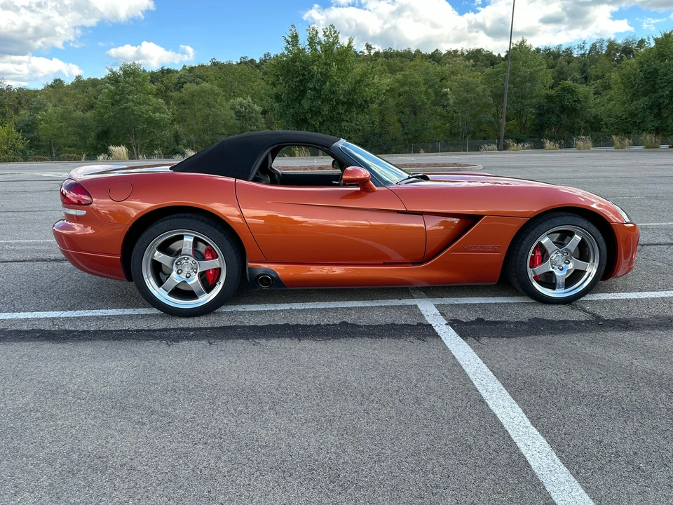 2005 Dodge Viper 4th Gen - Image 15 of 31