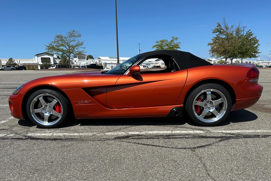 2005 Dodge Viper 4th Gen - Image 3 of 31