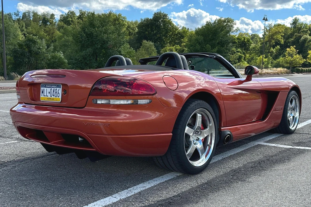 2005 Dodge Viper 4th Gen - Image 4 of 31