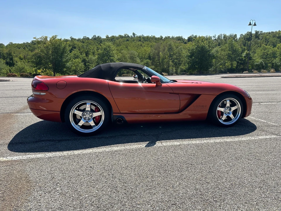 2005 Dodge Viper 4th Gen - Image 14 of 31