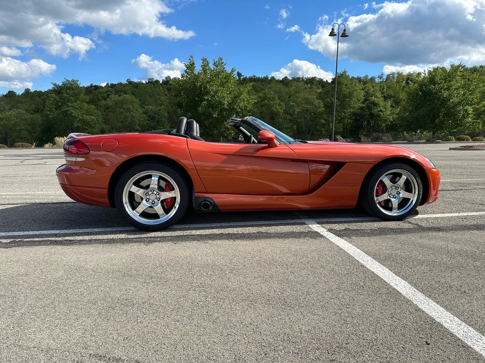 2005 Dodge Viper 4th Gen - Image 9 of 31