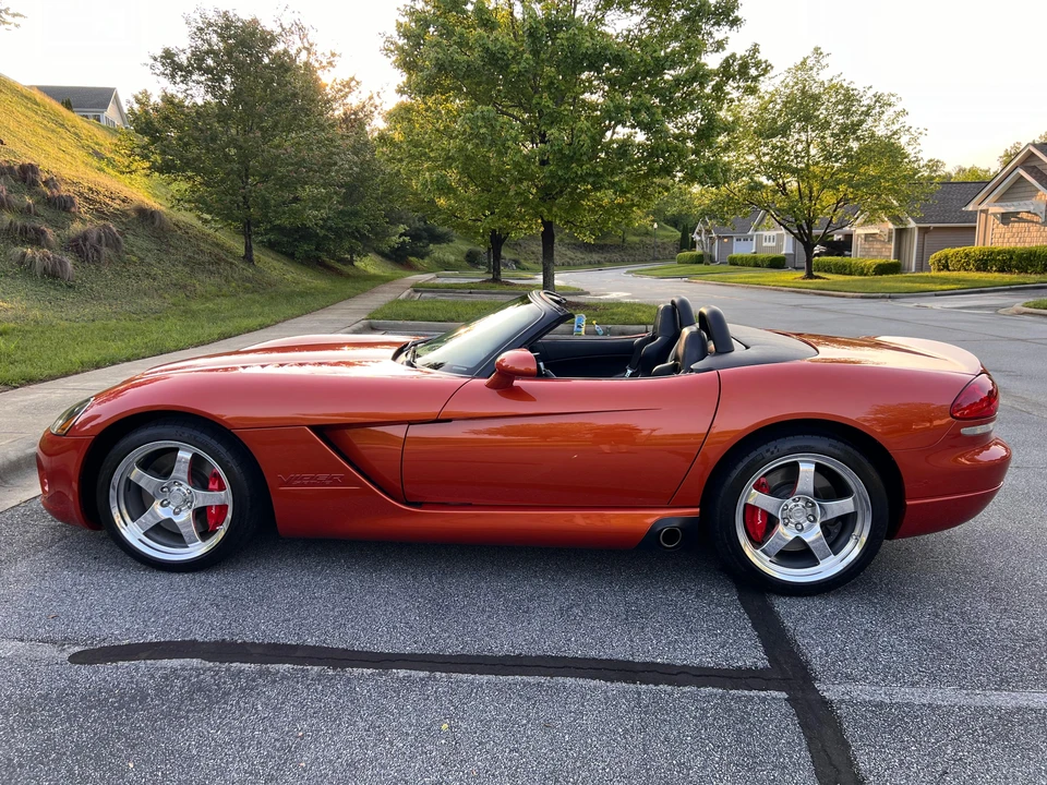 2005 Dodge Viper 3rd Gen - Image 9 of 31