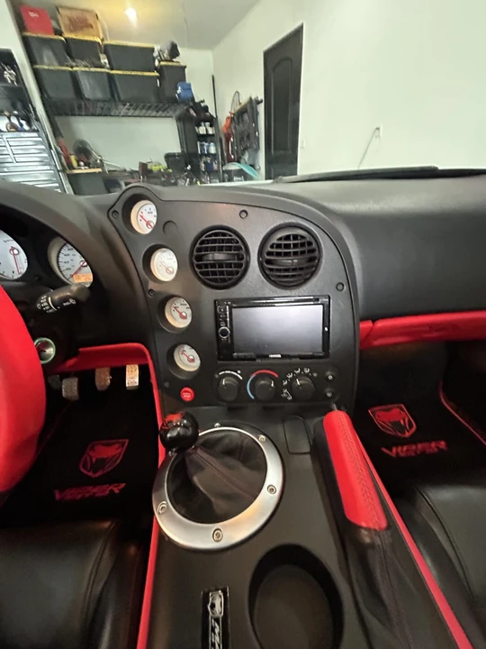2005 Dodge Viper 3rd Gen - Image 9 of 12