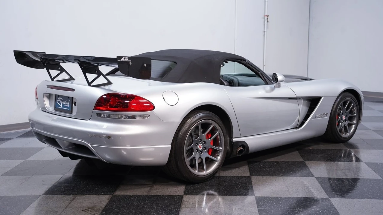 2005 Dodge Viper 3rd Gen - Image 11 of 12