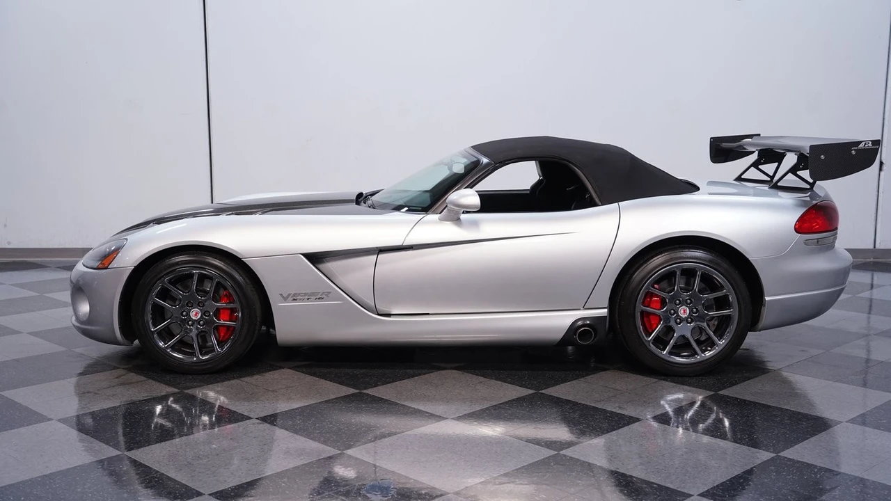 2005 Dodge Viper 3rd Gen - Image 2 of 12