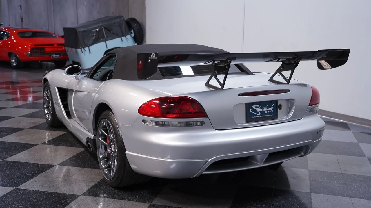 2005 Dodge Viper 3rd Gen - Image 9 of 12