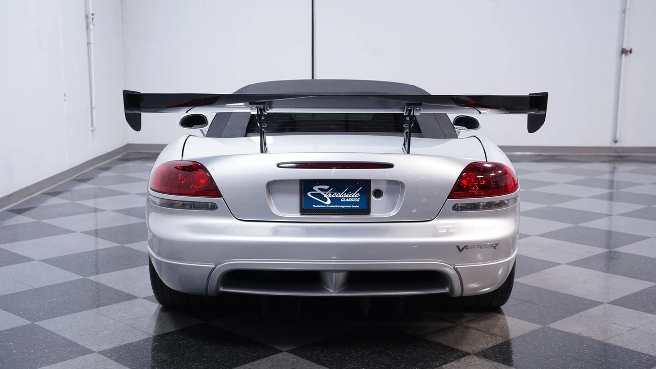 2005 Dodge Viper 3rd Gen - Image 9 of 12