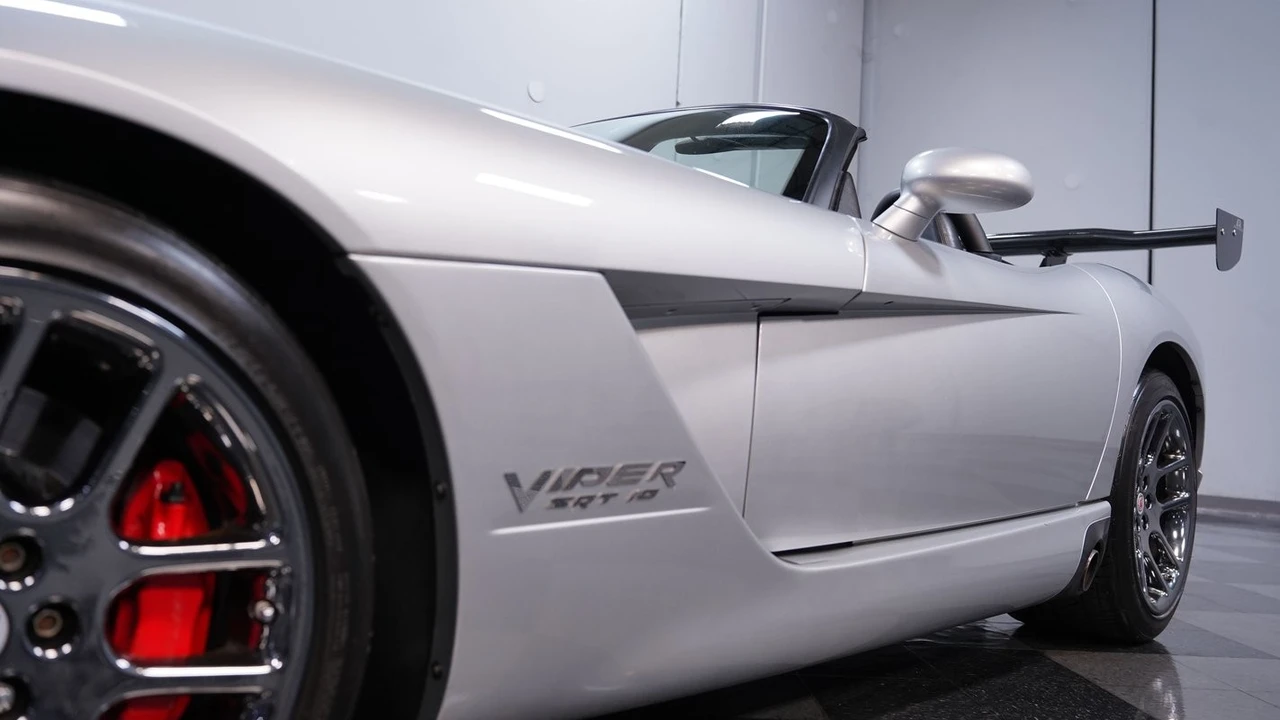 2005 Dodge Viper 3rd Gen - Image 21 of 31