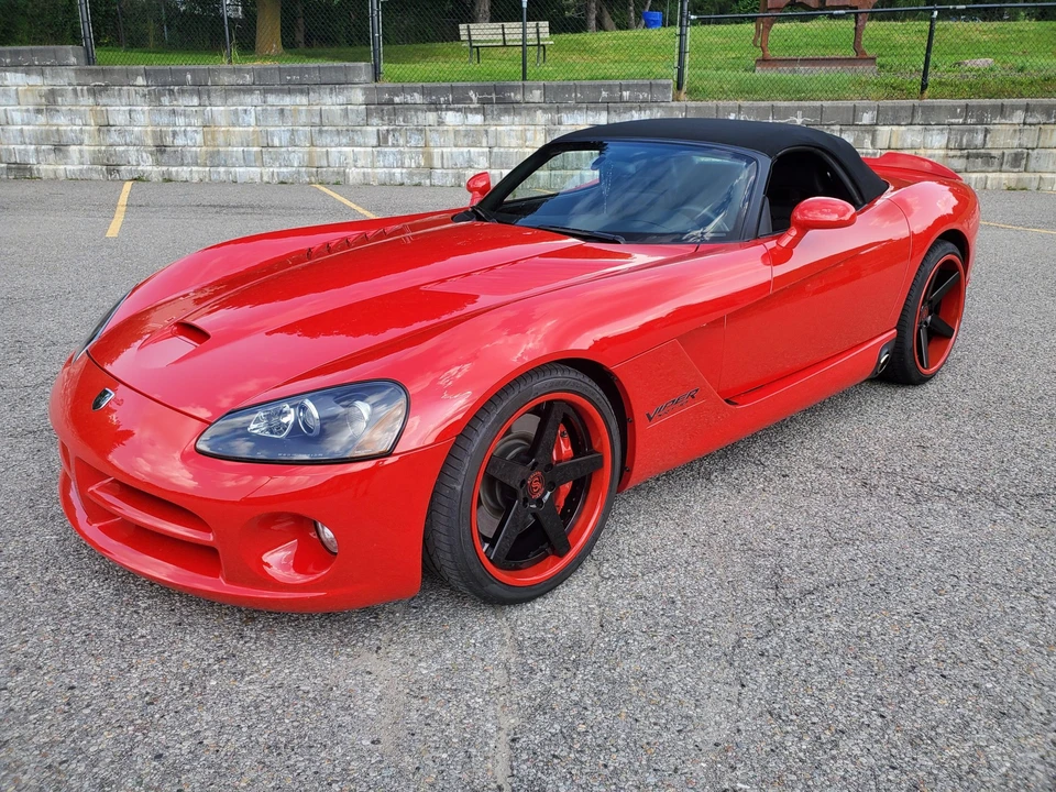 2005 Dodge Viper 4th Gen - Image 2 of 31