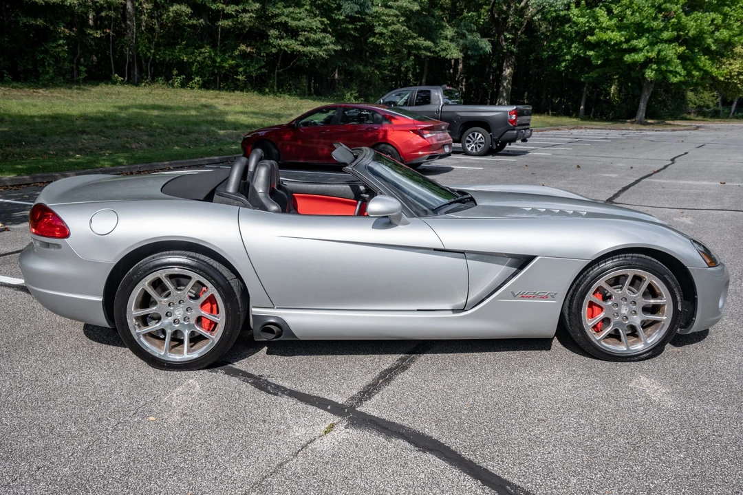 2005 Dodge Viper 3rd Gen - Image 14 of 31
