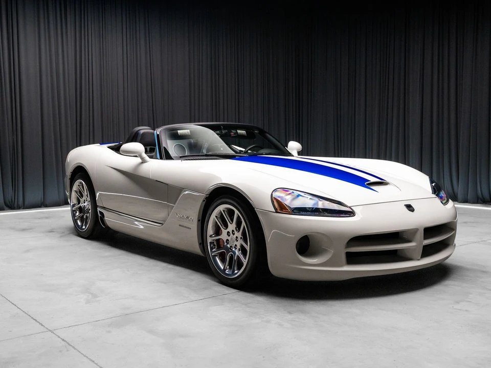 2005 Dodge Viper 3rd Gen - Image 2 of 31
