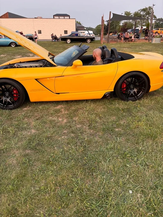 2005 Dodge Viper 3rd Gen - Image 2 of 8
