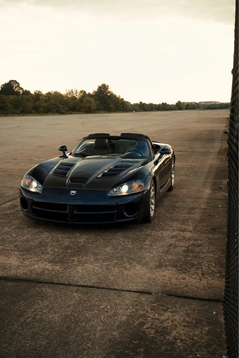 2005 Dodge Viper 3rd Gen - Image 2 of 20