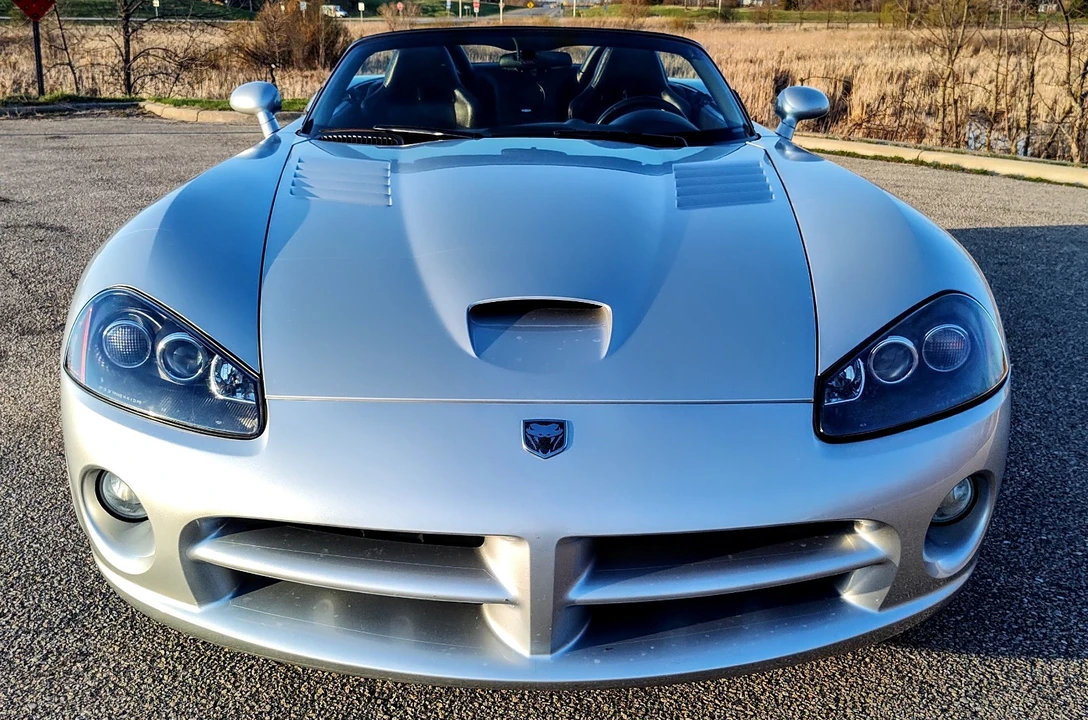 2005 Dodge Viper 3rd Gen - Image 2 of 17