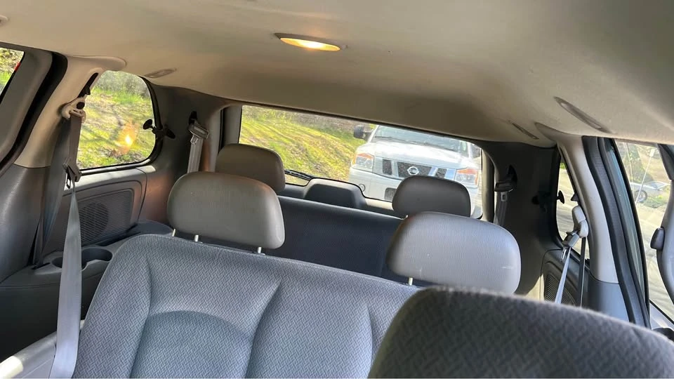 2005 Dodge Caravan - Image 9 of 10