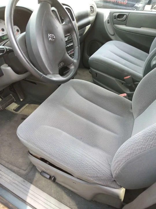 2005 Dodge Caravan - Image 5 of 9