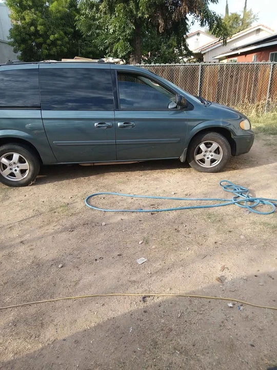 2005 Dodge Caravan - Image 6 of 9