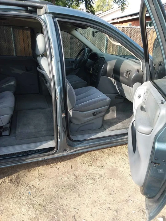 2005 Dodge Caravan - Image 7 of 9