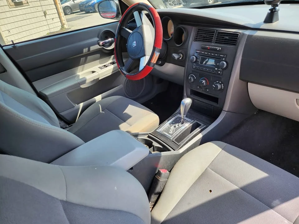 2005 Dodge Charger - Image 13 of 16
