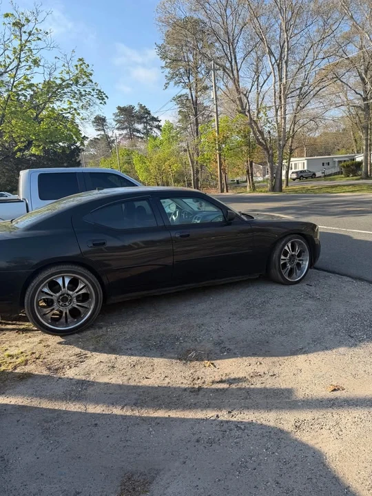 2005 Dodge Charger - Image 2 of 4