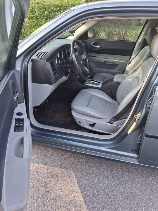 2005 Dodge Charger - Image 3 of 3