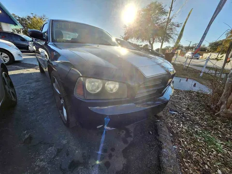 2005 Dodge Charger SXT Sedan
