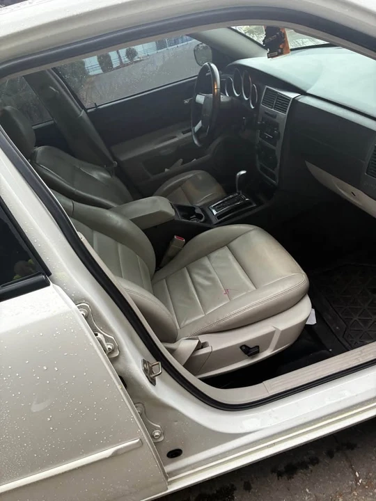 2005 Dodge Charger 6th Gen - Image 12 of 14