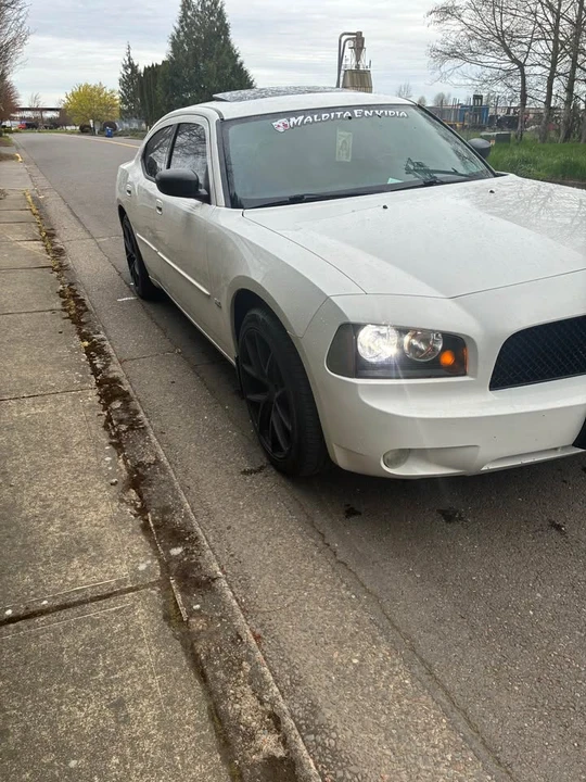 2005 Dodge Charger 6th Gen - Image 2 of 14
