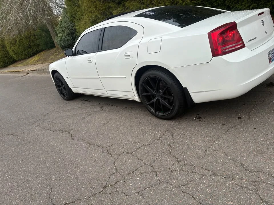 2005 Dodge Charger 6th Gen - Image 7 of 14
