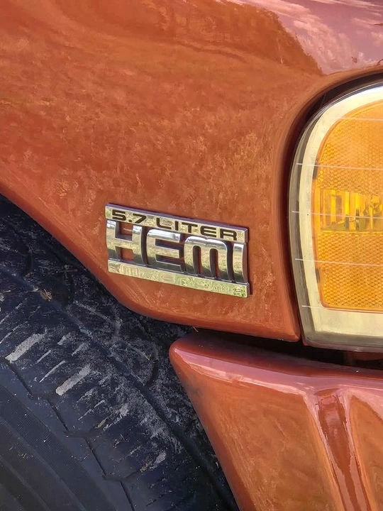 2005 Dodge Daytona - Image 4 of 6