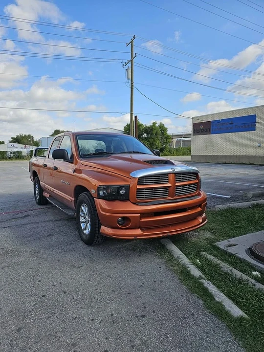 2005 Dodge Daytona - Image 2 of 4