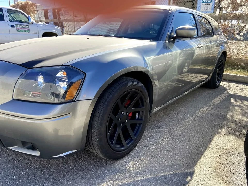 2005 Dodge Magnum 2nd Gen Wagon - Image 2 of 8