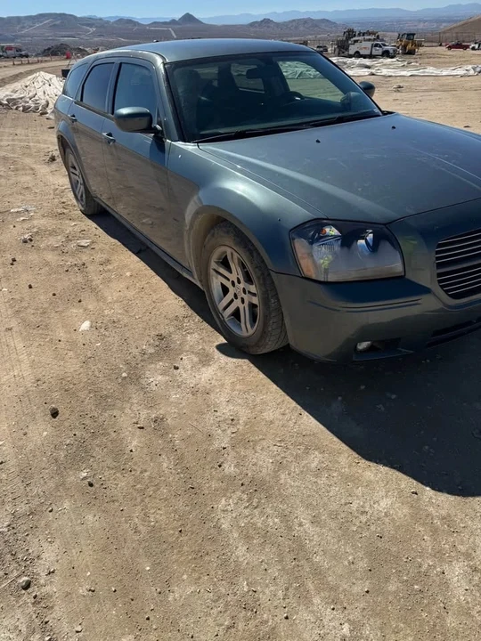 2005 Dodge Magnum 2nd Gen Wagon - Image 5 of 7