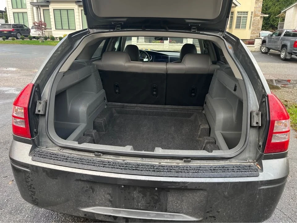 2005 Dodge Magnum 2nd Gen Wagon - Image 5 of 10