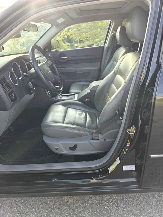 2005 Dodge Magnum 2nd Gen Wagon - Image 4 of 12