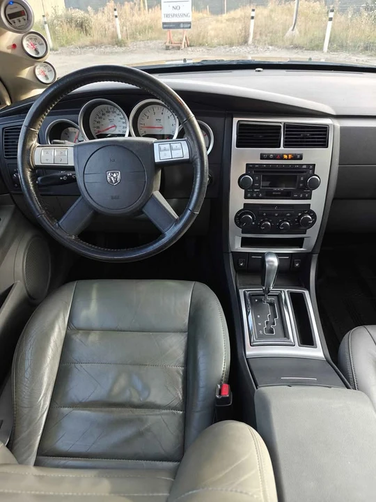2005 Dodge Magnum 2nd Gen Wagon - Image 5 of 13