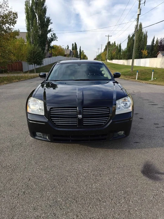 2005 Dodge Magnum 2nd Gen Wagon - Image 2 of 13
