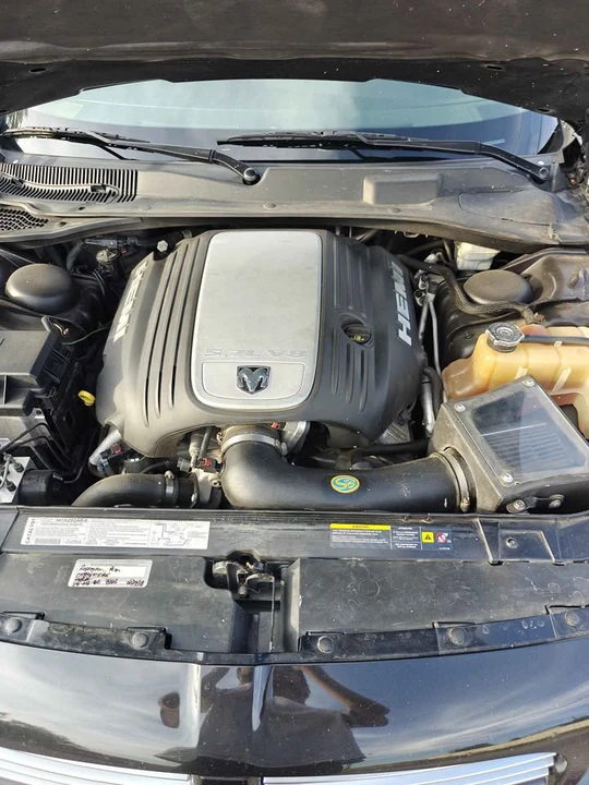 2005 Dodge Magnum 2nd Gen Wagon - Image 11 of 13