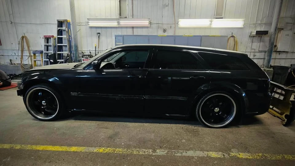 2005 Dodge Magnum 2nd Gen Wagon - Image 9 of 9