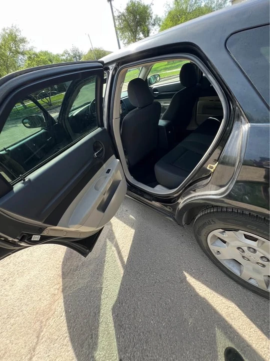 2005 Dodge Magnum 2nd Gen Wagon - Image 13 of 16
