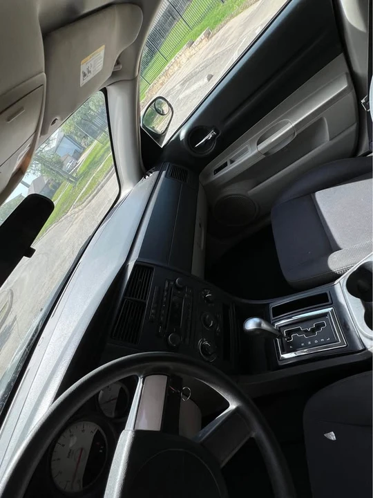 2005 Dodge Magnum 2nd Gen Wagon - Image 14 of 16