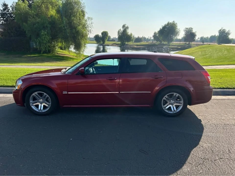 2005 Dodge Magnum 2nd Gen Wagon - Image 3 of 13