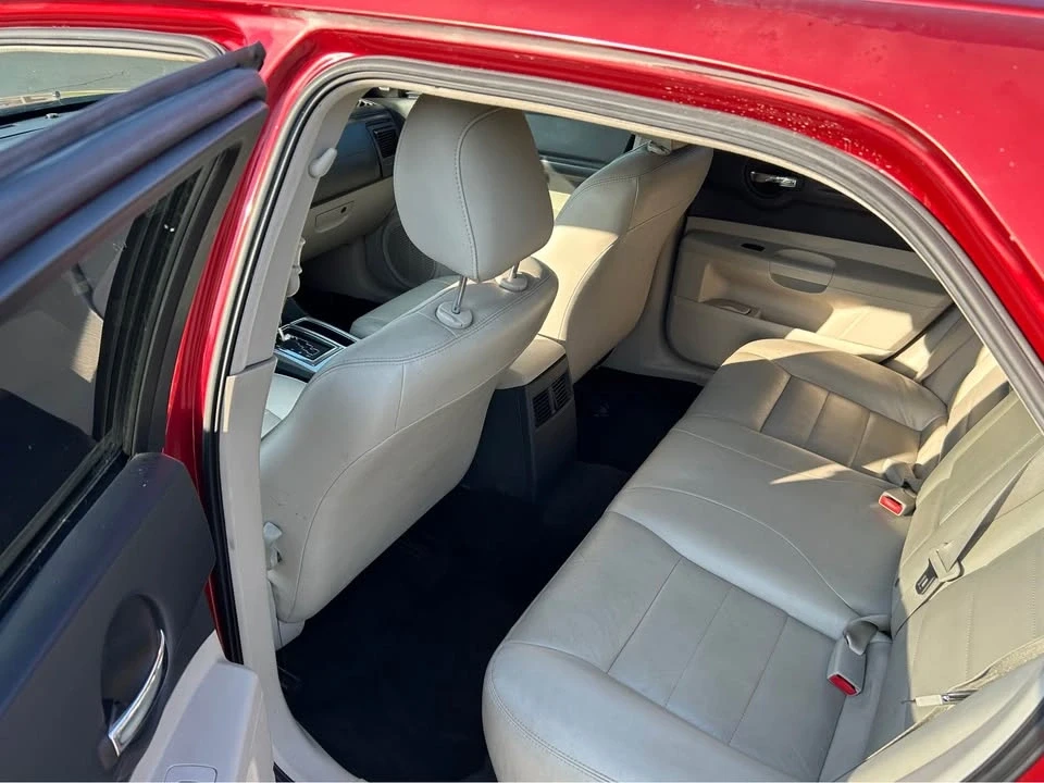 2005 Dodge Magnum 2nd Gen Wagon - Image 12 of 13