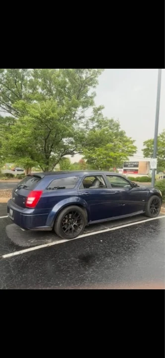 2005 Dodge Magnum 2nd Gen Wagon - Image 6 of 7