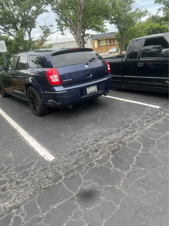 2005 Dodge Magnum 2nd Gen Wagon - Image 5 of 7